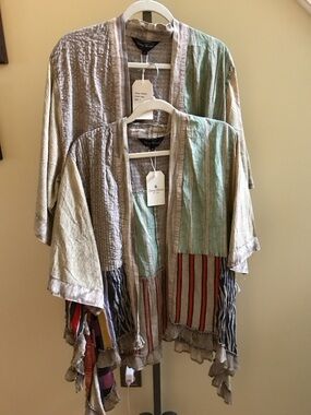 YOUNG THREADS NWT Kimono beige Multi Color Stripes Medium Large